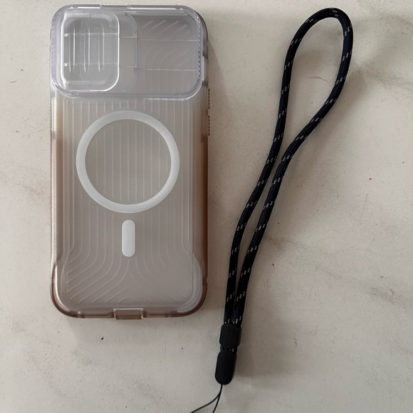 Tech21 FlexMax iPhone 14 Pro case with camera lens protector - Picture 3 of 10